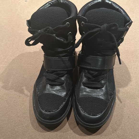 Nine West Black High Tops - Picture 2 of 2